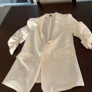 White blazer (buttonless)